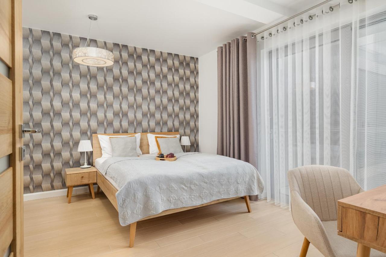 Balticus Elegant Near The By Renters Apartment *